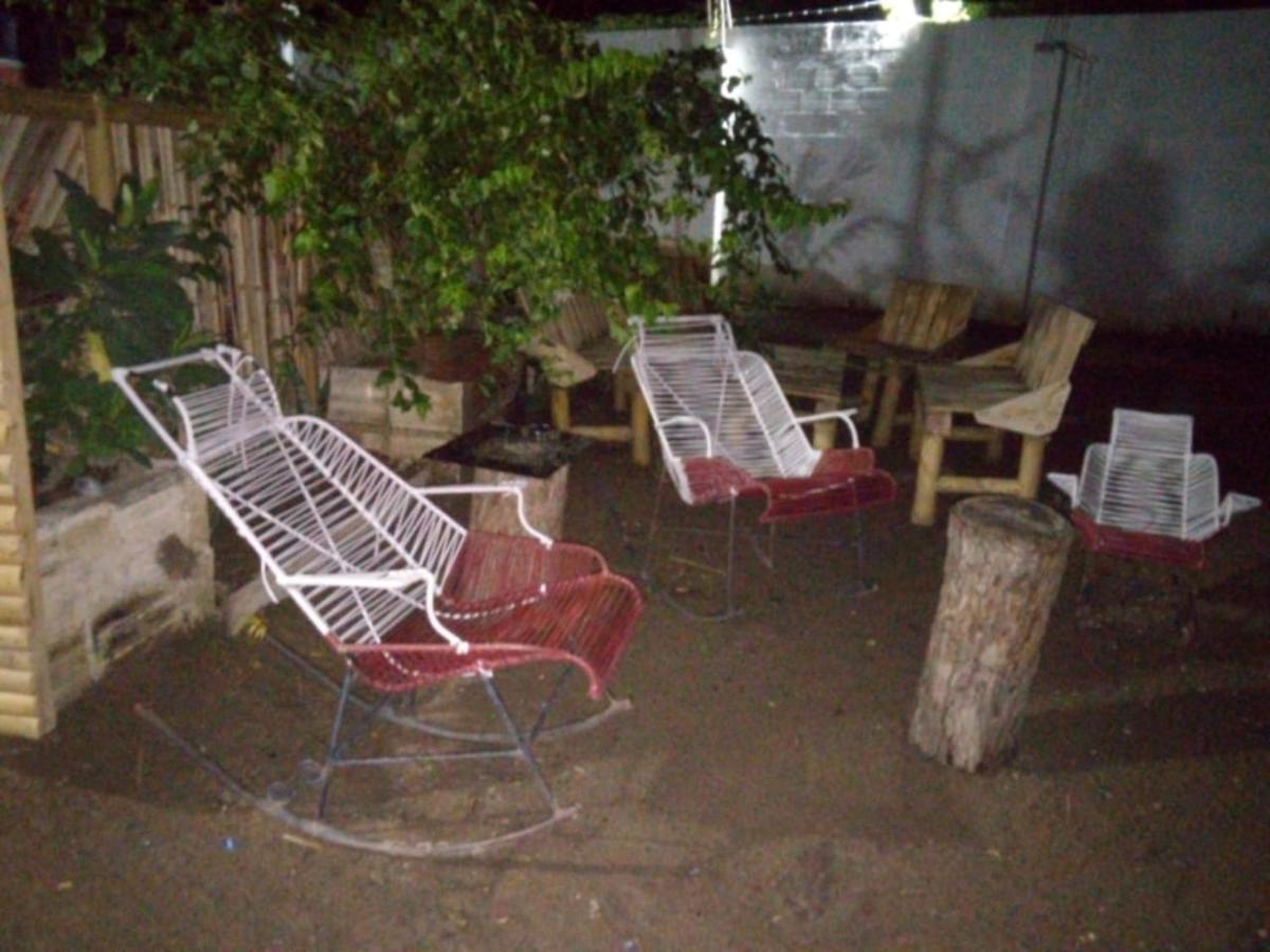 Hostal Sarita Villavieja Exterior photo